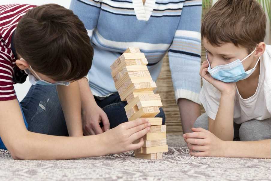 What Grown-Ups Can Learn From Kids’ Free-Flowing Brick Play